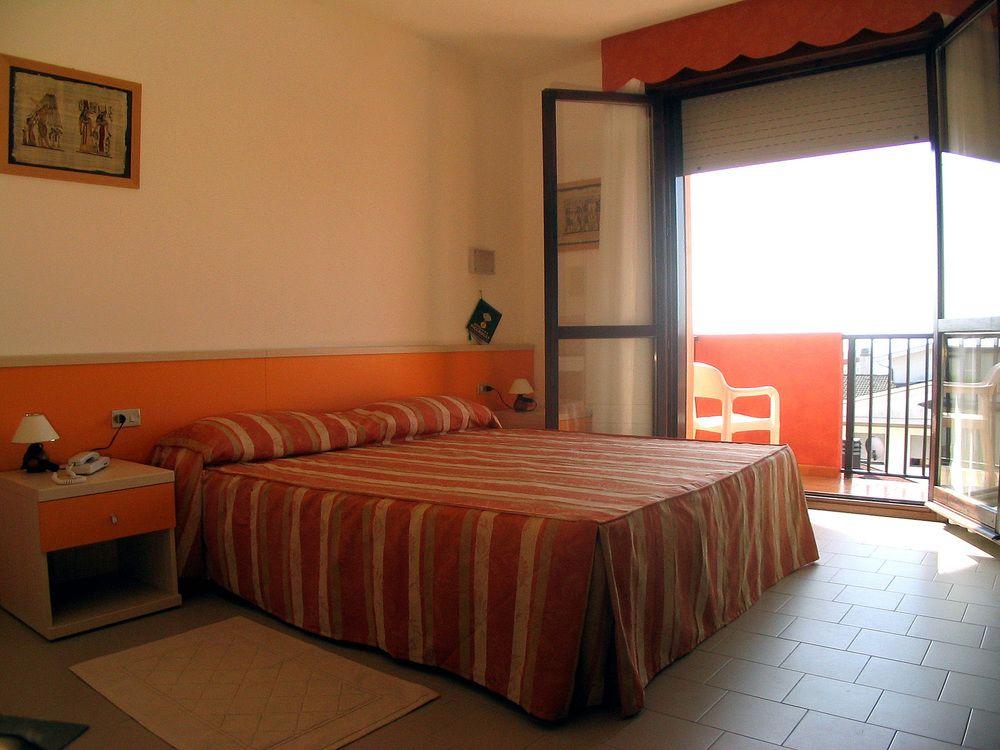 Hotel Piccadilly Lido di Jesolo Esterno foto