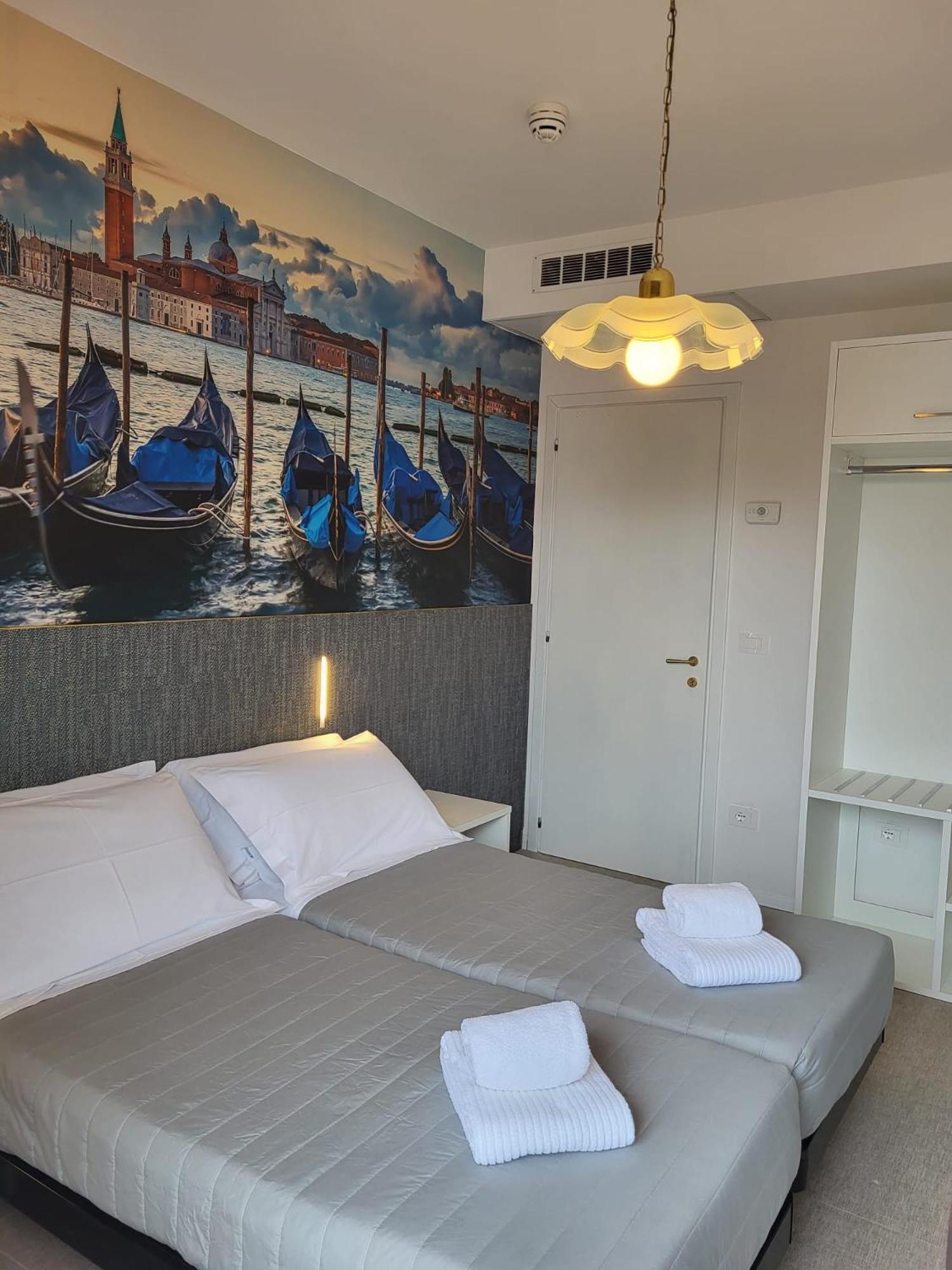 Hotel Piccadilly Lido di Jesolo Esterno foto
