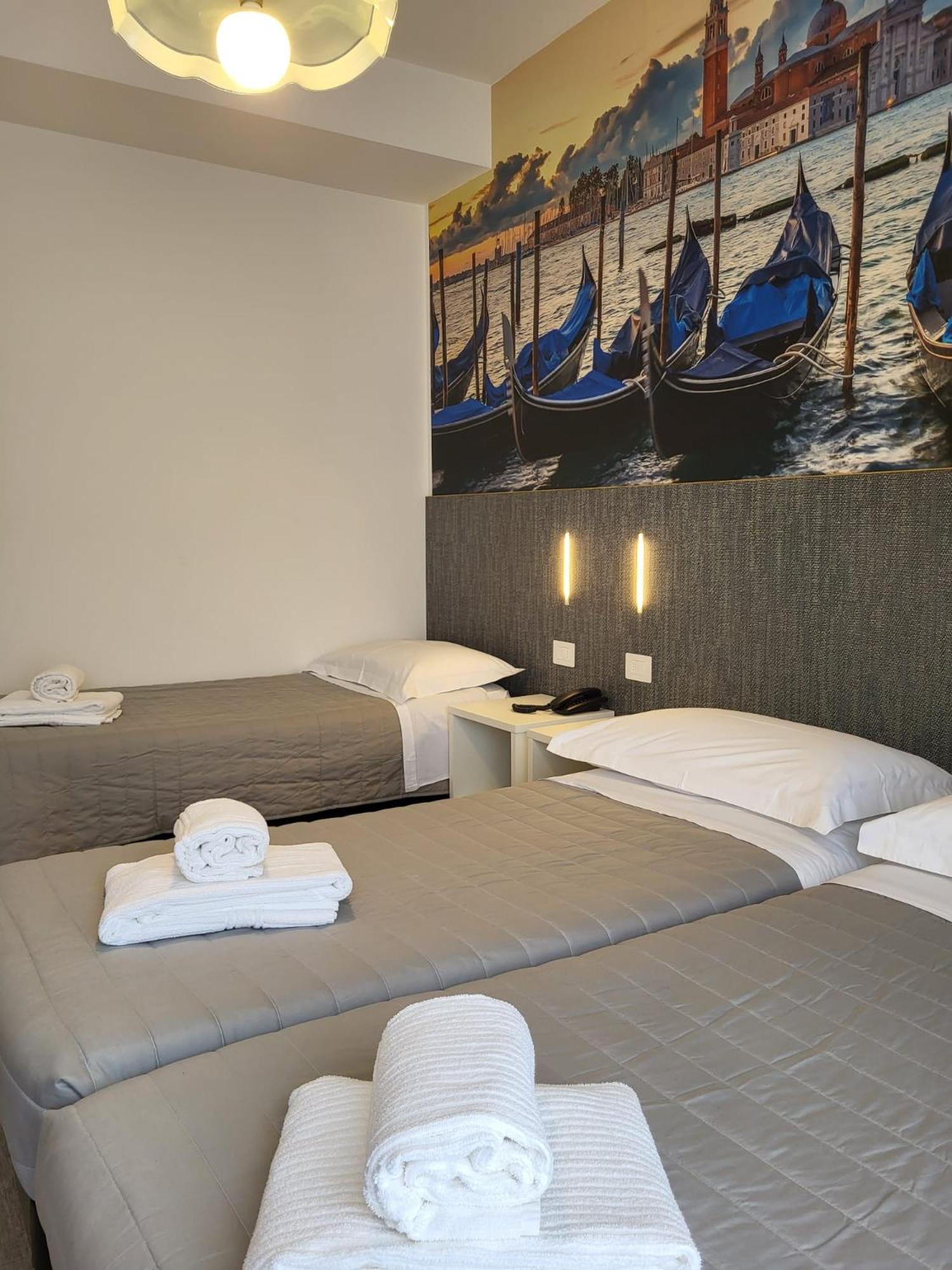 Hotel Piccadilly Lido di Jesolo Esterno foto